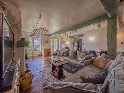 Maison - 168 m² - 8 pièces