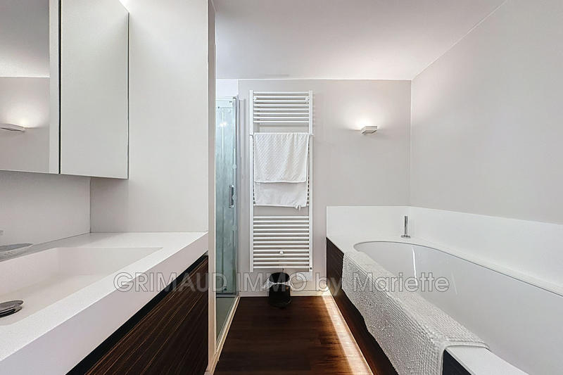 Appartement - 95 m² - 4 pièces