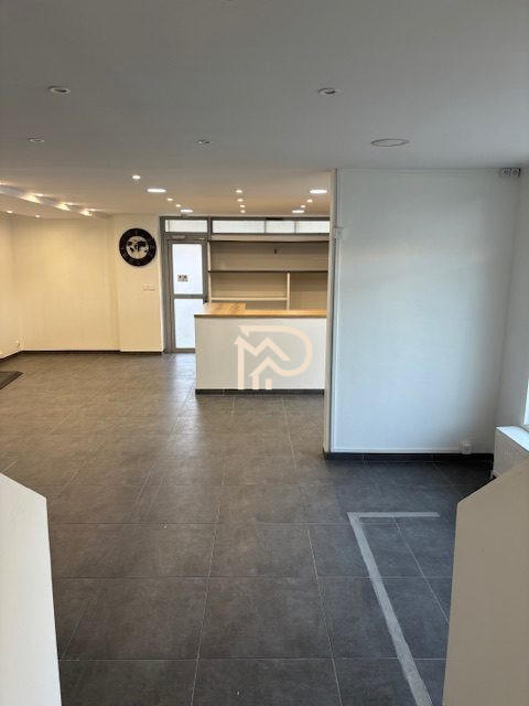 Local d'activités - 117 m²