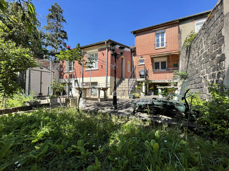 Maison - 140 m² - 9 pièces