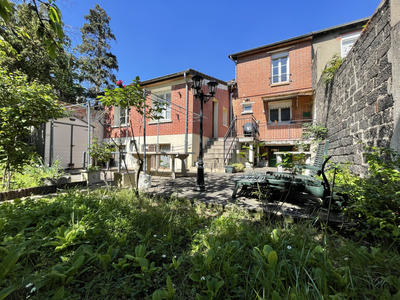 Maison - 140 m² - 9 pièces