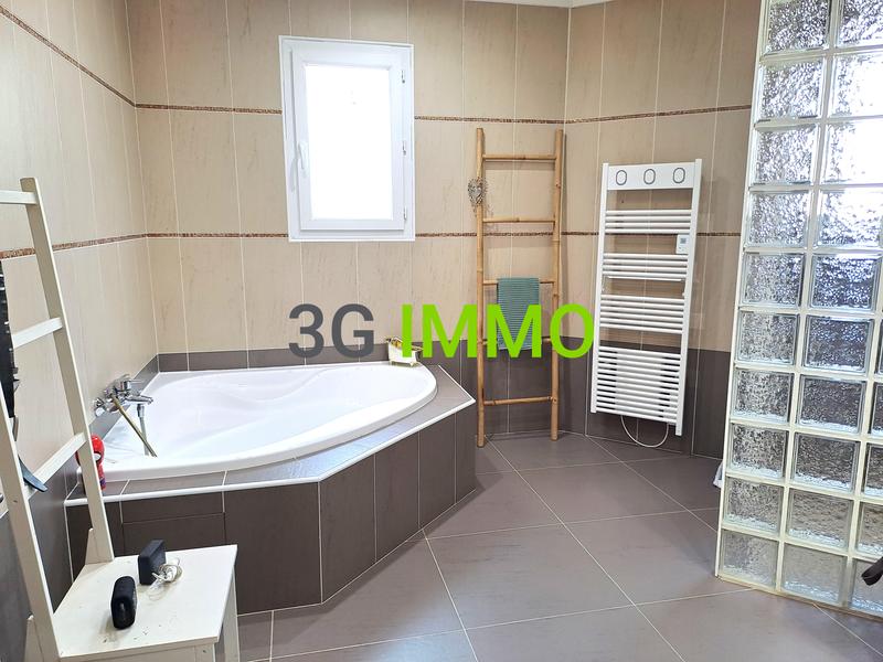 Maison traditionnelle - 173 m² - 6 pièces