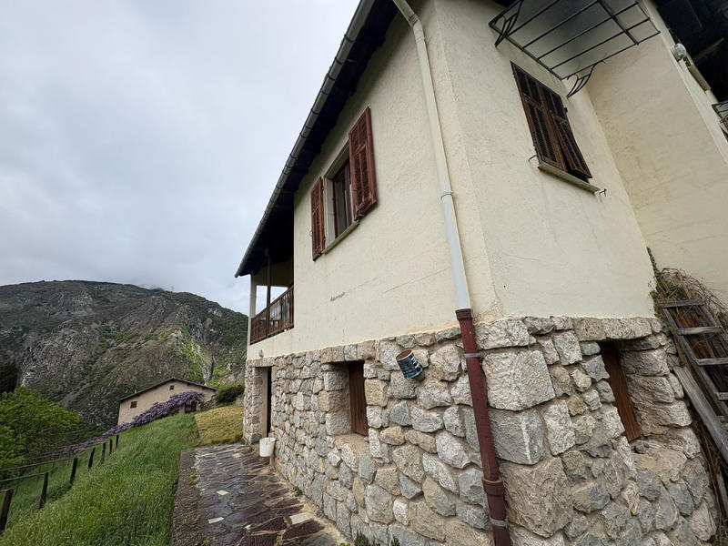 Maison - 95 m² - 3 pièces