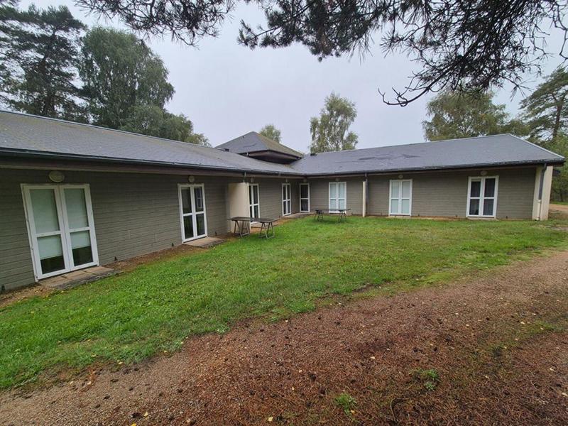 Maison - 3 712 m² - 59 pièces