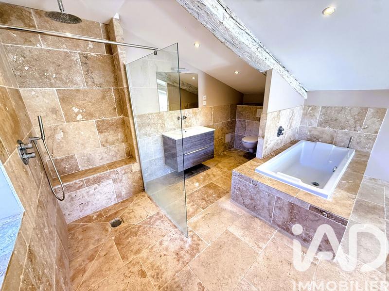 Maison - 160 m² - 11 pièces