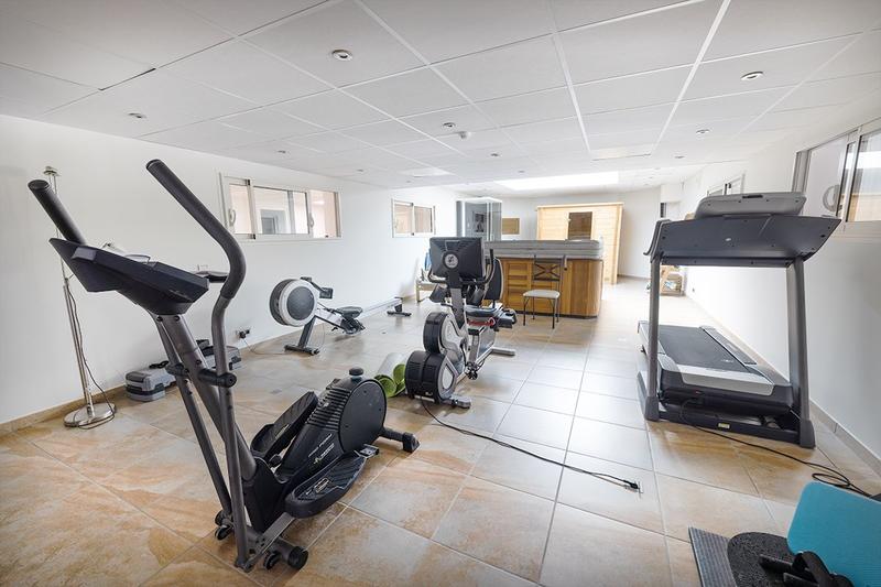 Maison - 397 m² - 8 pièces