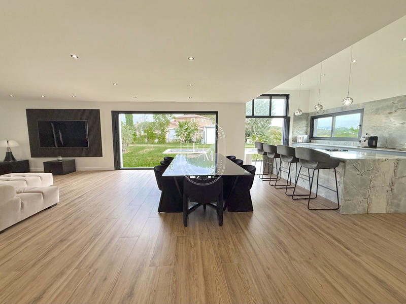 Villa - 189 m² - 5 pièces