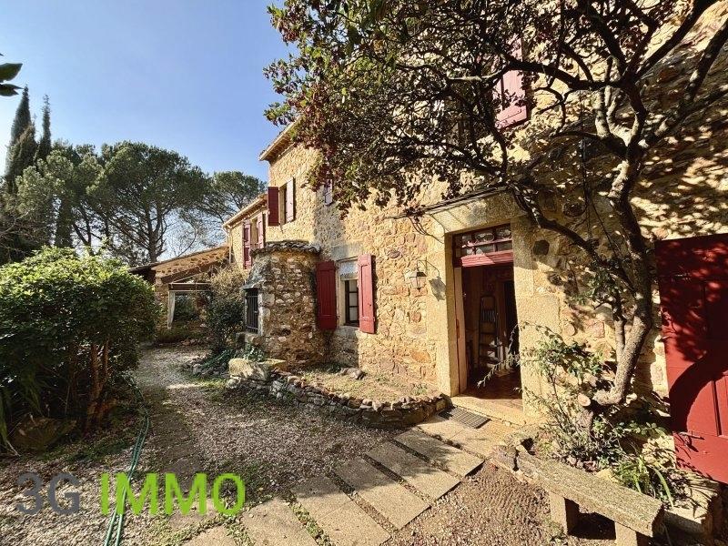 Propriété - 215 m² - 7 pièces