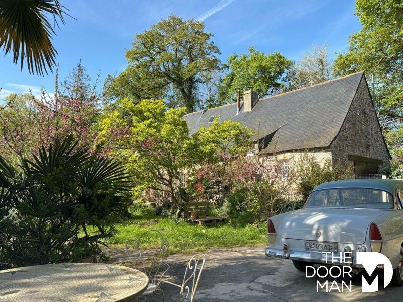 Propriété - 468 m² - 12 pièces