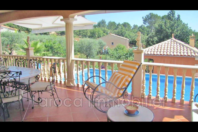 Maison - 272 m² - 8 pièces