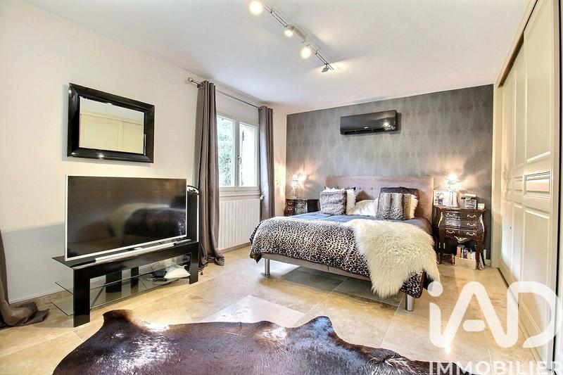 Maison - 200 m² - 5 pièces