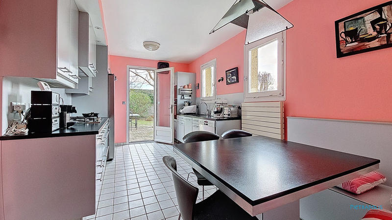 Maison - 226 m² - 8 pièces