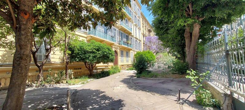 Appartement - 171 m² - 6 pièces