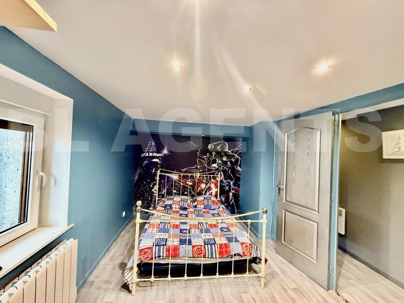 Maison - 225 m² - 8 pièces