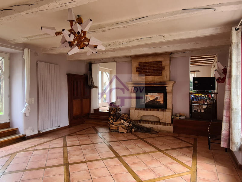 Maison - 1 048 m² - 29 pièces