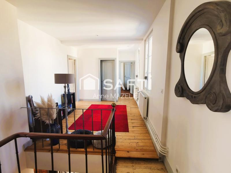 Maison - 226 m² - 7 pièces