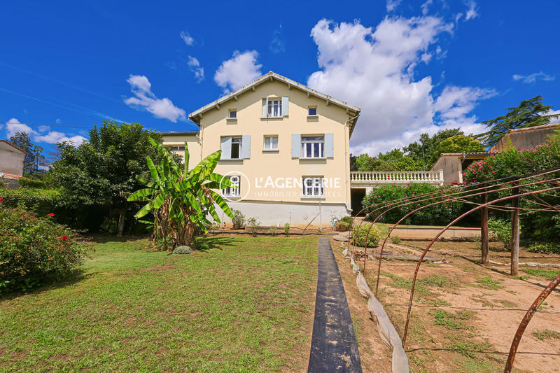 Maison traditionnelle - 104 m² - 4 pièces