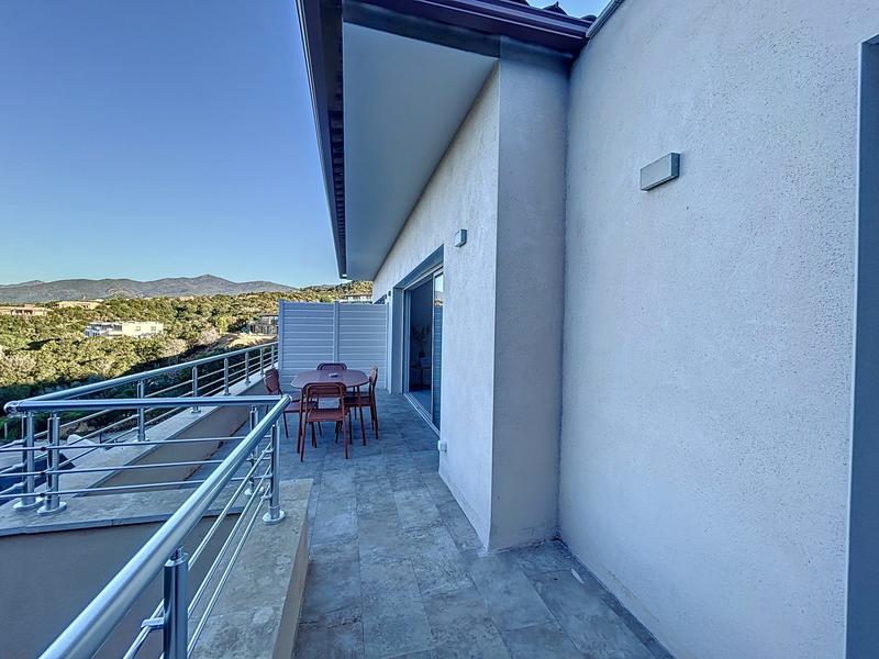 Appartement - 99 m² - 4 pièces