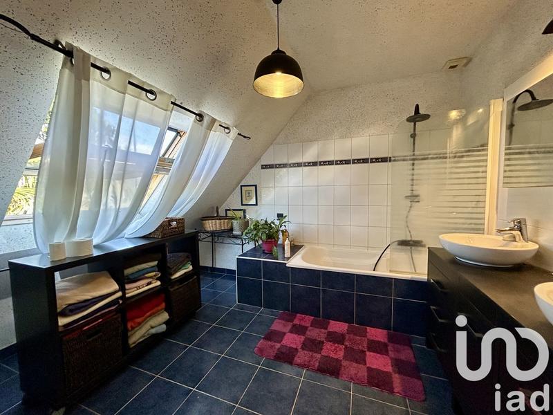 Maison - 182 m² - 6 pièces