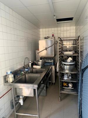 Maison - 200 m² - 1 pièce