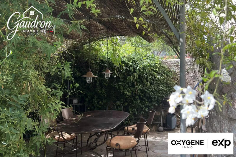 Maison - 180 m² - 8 pièces