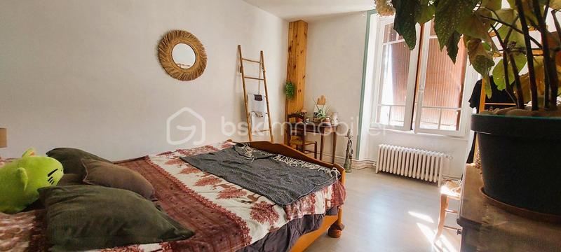 Maison de village - 180 m² - 13 pièces