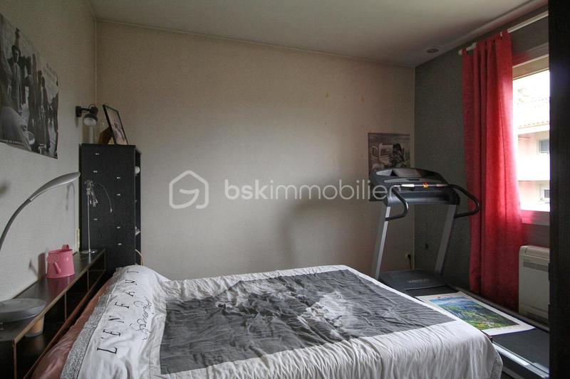 Villa - 222 m² - 9 pièces