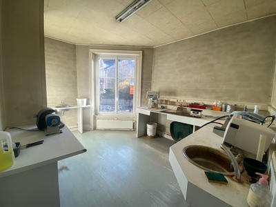 Local commercial - 112 m² - 6 pièces