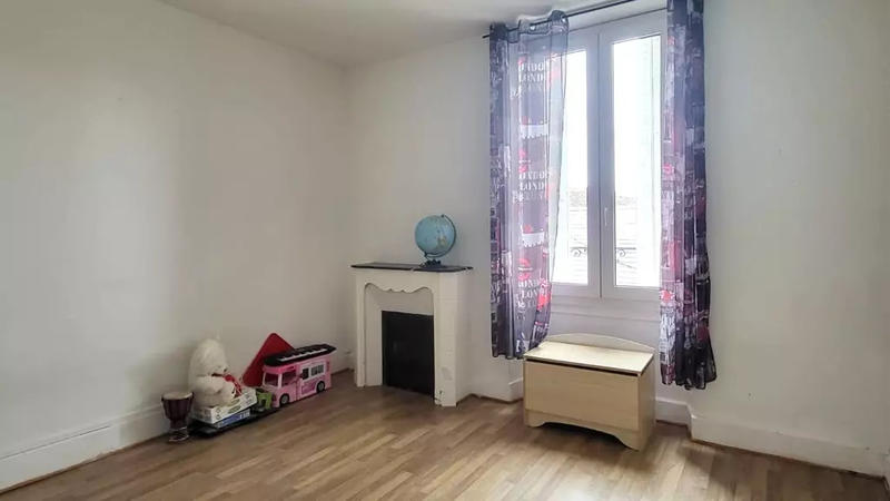 Maison - 220 m² - 8 pièces