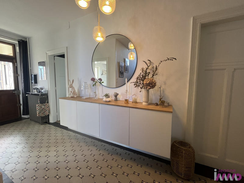 Maison - 210 m² - 7 pièces