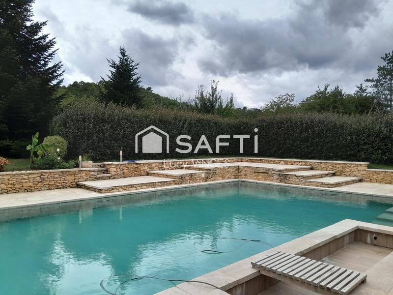 Propriété - 282 m² - 12 pièces