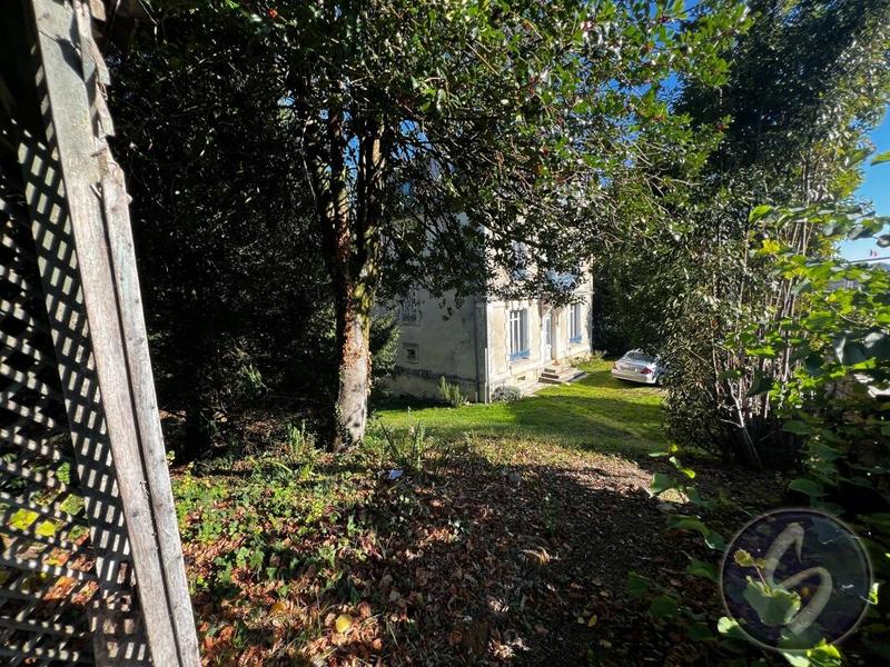 Maison - 177 m² - 8 pièces