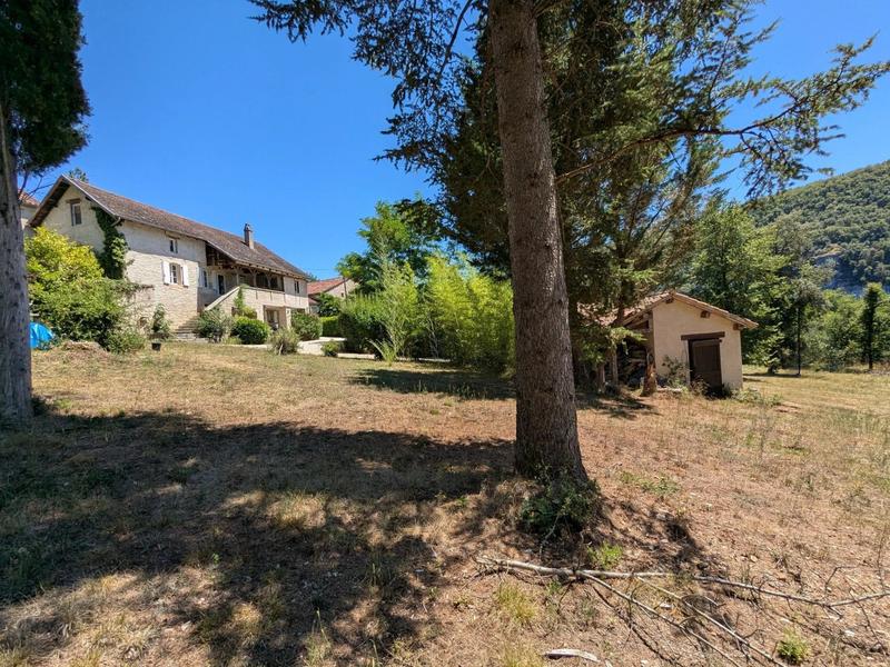 Maison - 230 m² - 7 pièces