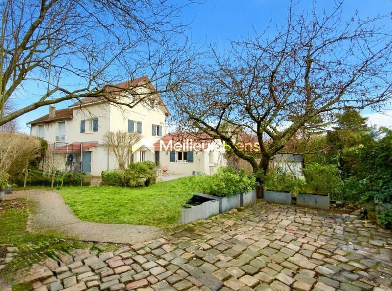 Maison - 129 m² - 7 pièces