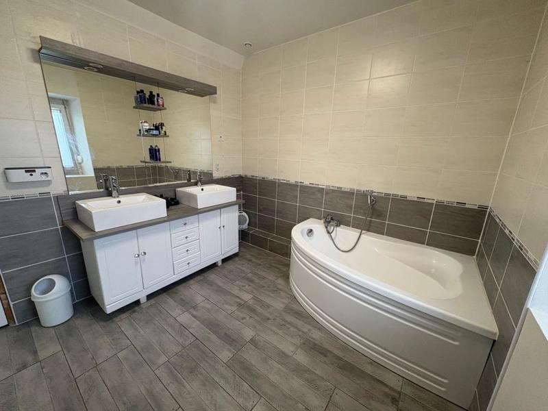 Maison - 156 m² - 4 pièces