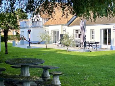 Maison - 480 m² - 10 pièces