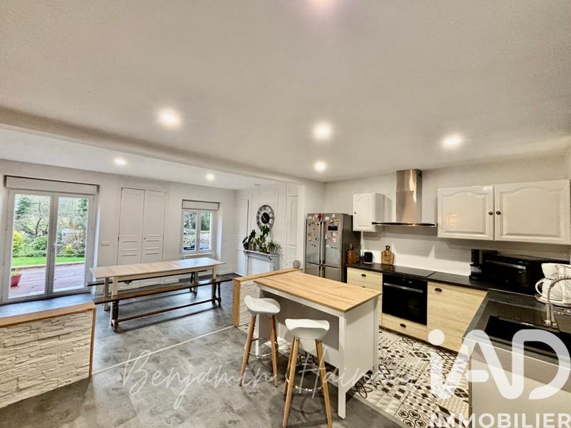 Maison - 250 m² - 8 pièces