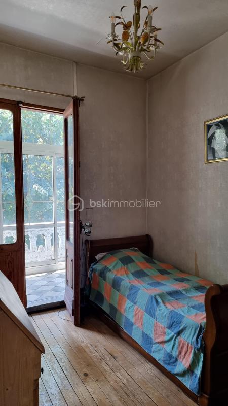 Maison - 214 m² - 8 pièces