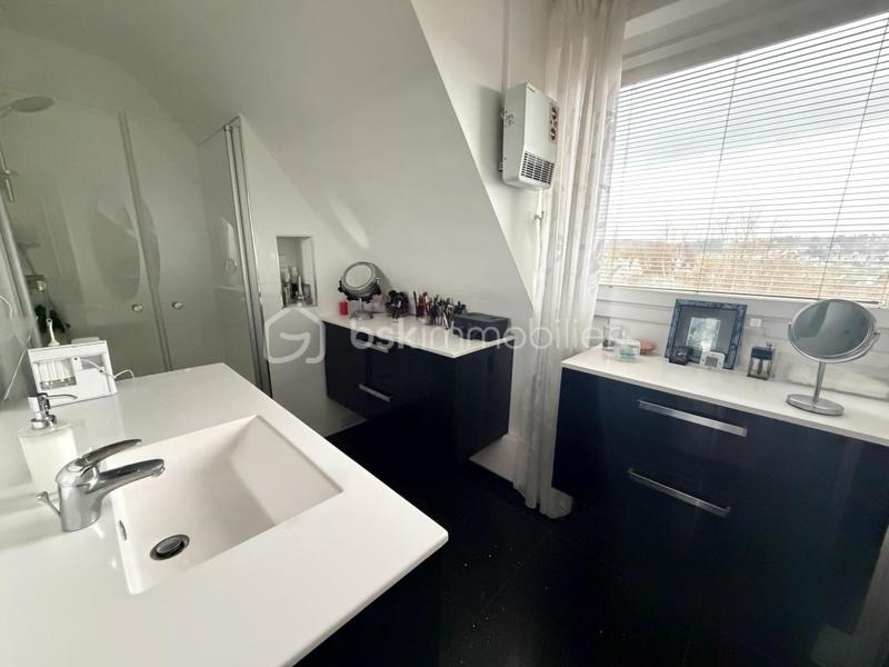 Maison - 175 m² - 7 pièces