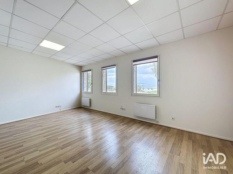 Local commercial - 1 995 m²