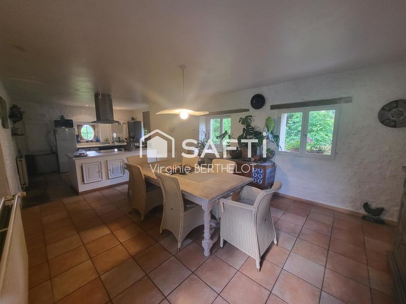 Maison - 268 m² - 8 pièces