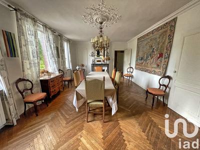 Maison - 319 m² - 12 pièces