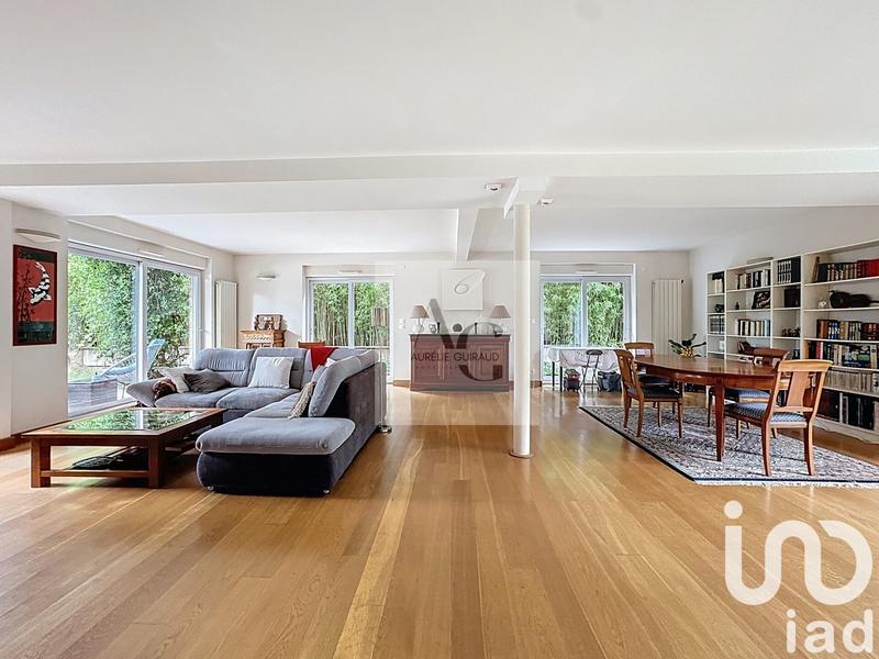 Maison - 231 m² - 7 pièces