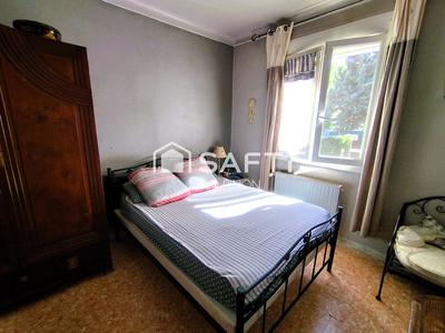 Maison - 180 m² - 8 pièces