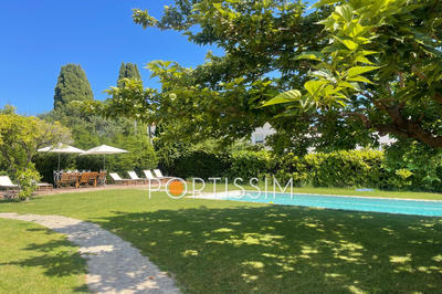 Villa - 220 m² - 11 pièces