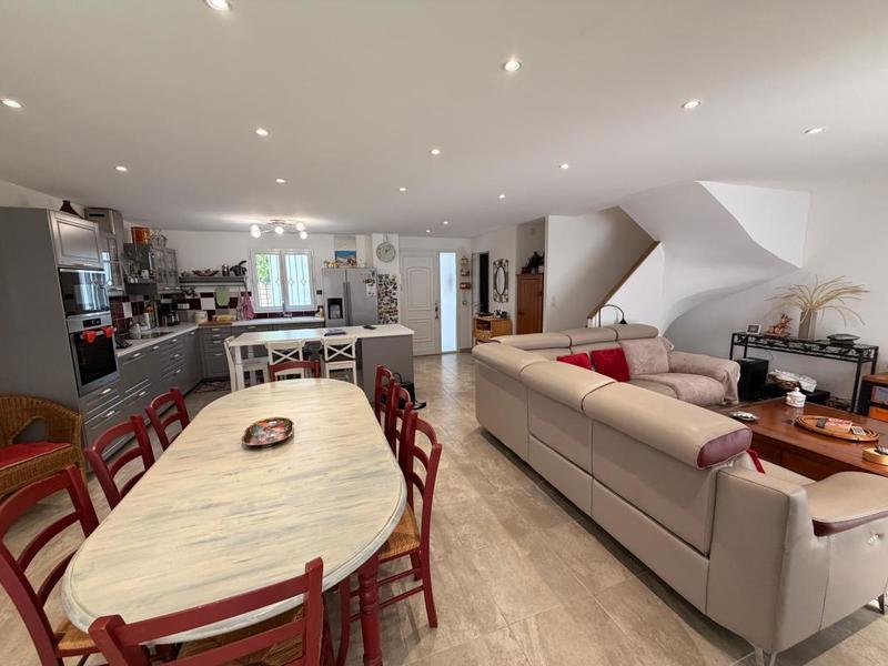 Maison - 123 m² - 4 pièces