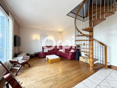 Maison - 95 m² - 5 pièces