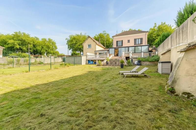 Maison - 180 m² - 6 pièces