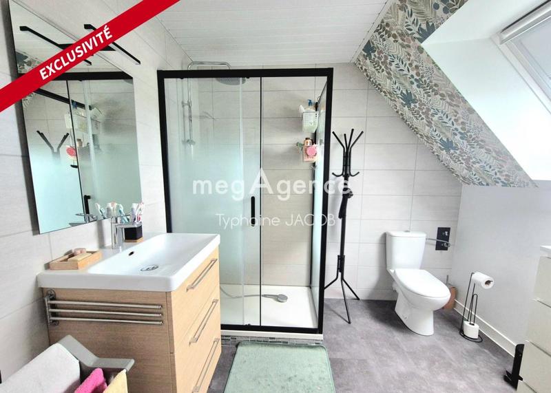 Maison traditionnelle - 176 m² - 8 pièces