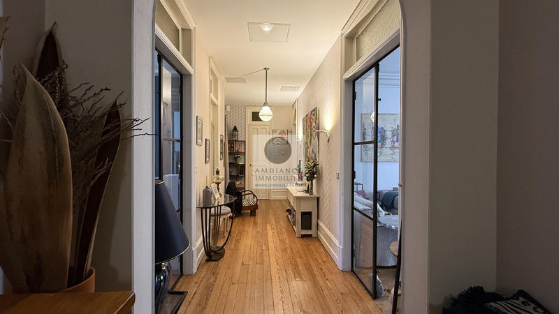 Appartement - 159 m² - 5 pièces